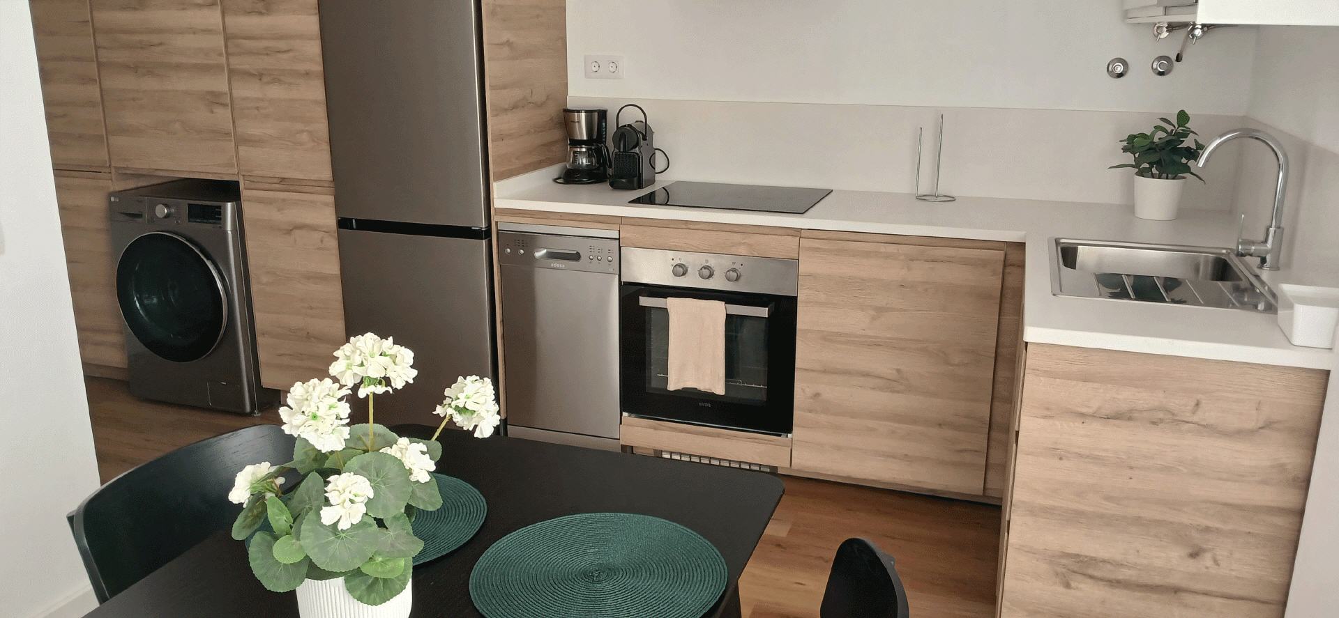 Research.Point SOUTH 1